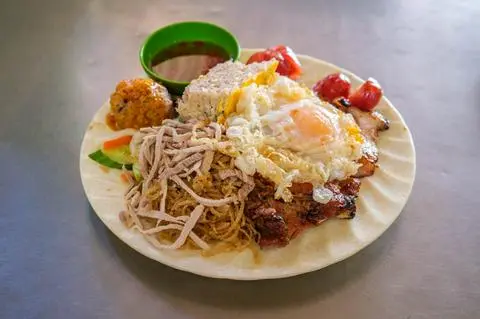Hình ảnh cơm tấm sườn bì trứng + 1 ly rau má 