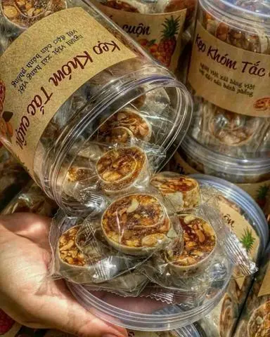 Hình ảnh Kẹo khóm tắc cuộn