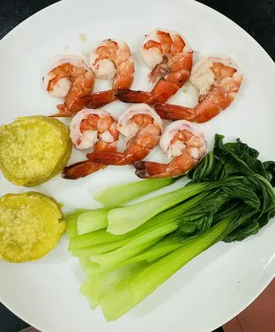 Hình ảnh Tôm - cải thìa - khoai lang