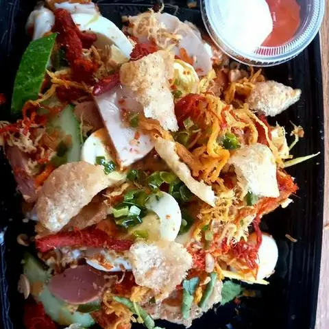 Hình ảnh Bánh Mì Nướng Muối Ớt Đặc Biệt DA HEO CHIÊN GIÒN