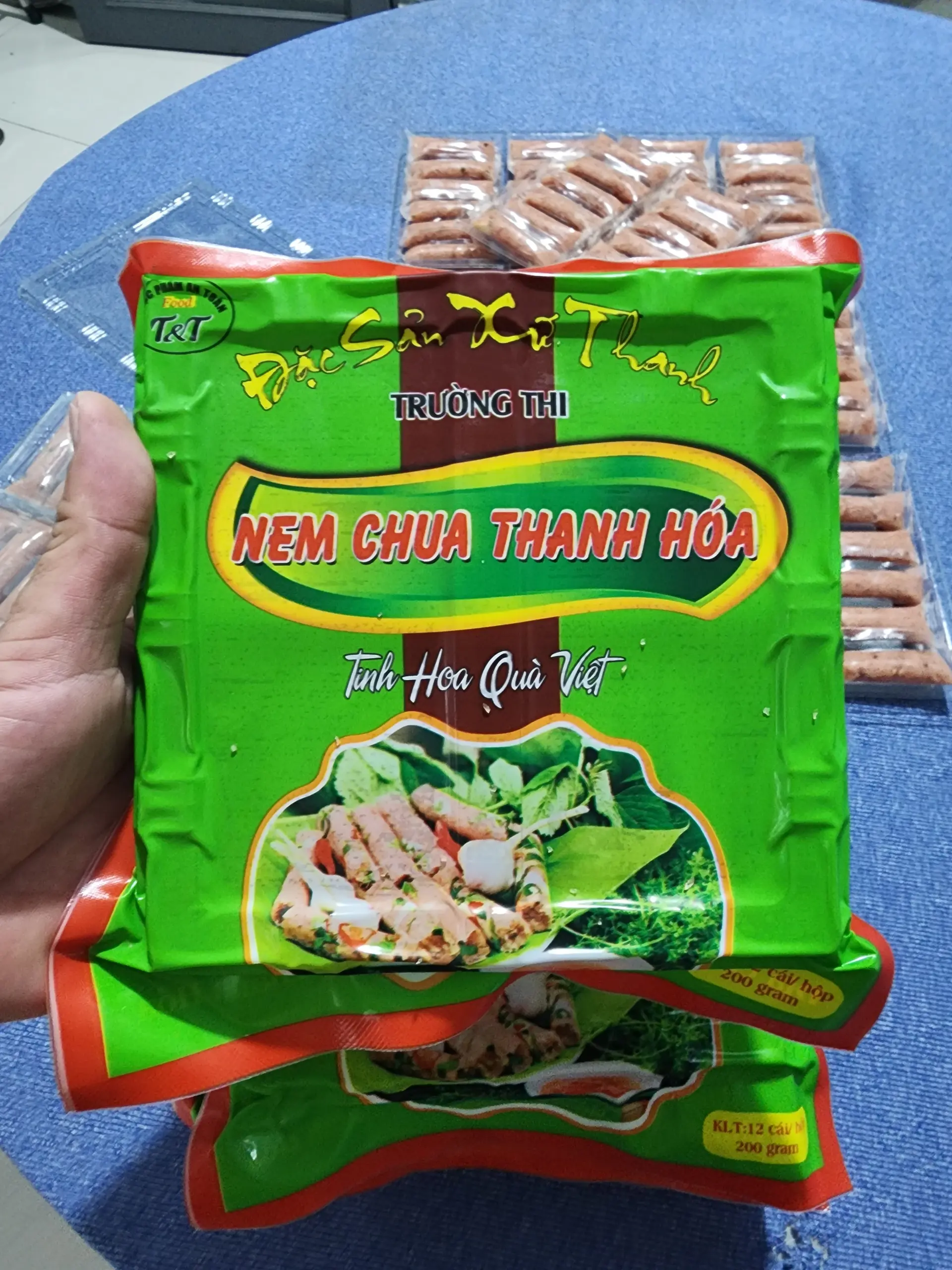 Hình ảnh Nem Chua - hộp 12 cây ( sp mới)
