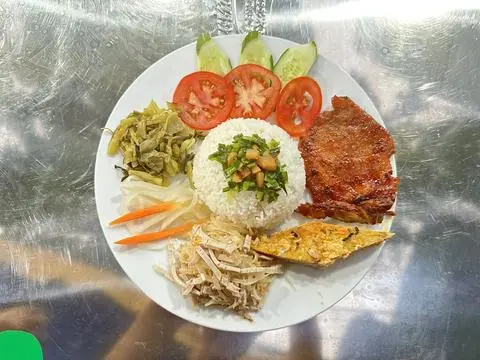 Hình ảnh Cơm tấm sườn bì chả