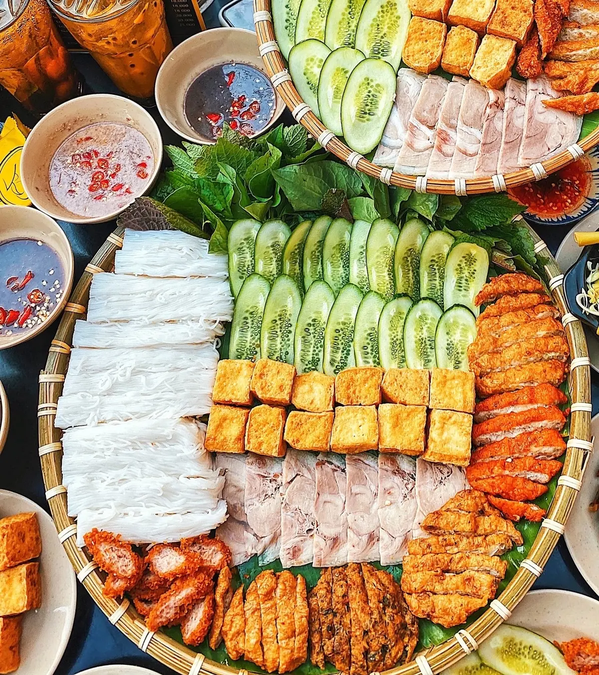 Hình ảnh Bún đậu Thịt Dồi Sụn 