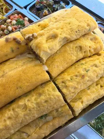 Hình ảnh Cơm trứng cuộn thịt bằm