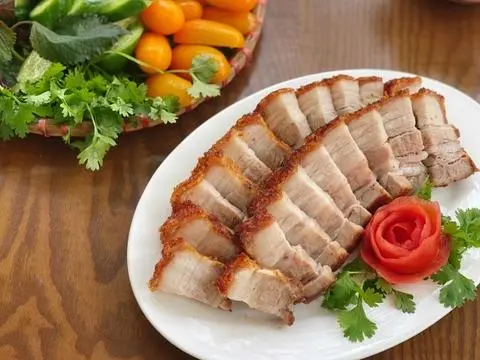 Hình ảnh Heo quay ba rọi 200gr