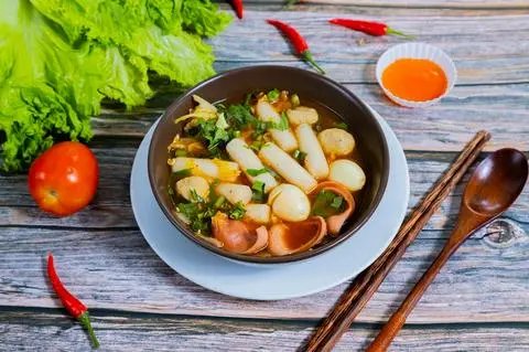 Hình ảnh Bánh Gạo Chua Cay