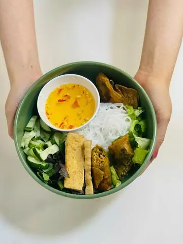 Hình ảnh Bún chả giò chay