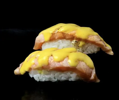 Hình ảnh NIGIRI CÁ HỒI PHOMAI