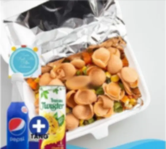 Hình ảnh Mì trộn xúc xích - pepsi