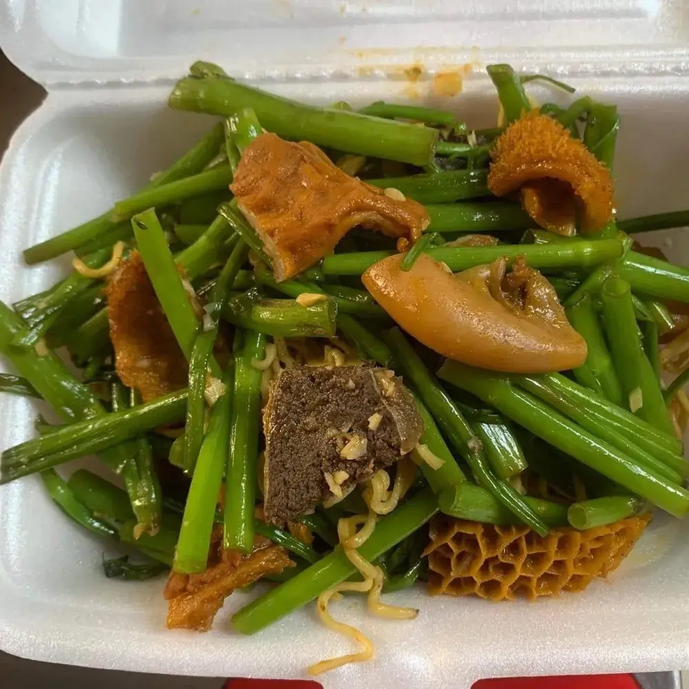 Hình ảnh Phá lấu xào rau muống