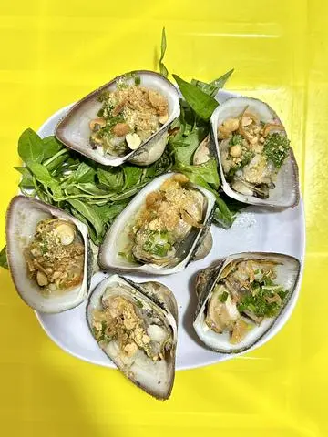 Hình ảnh Sò sữa nướng mỡ hành 3 con