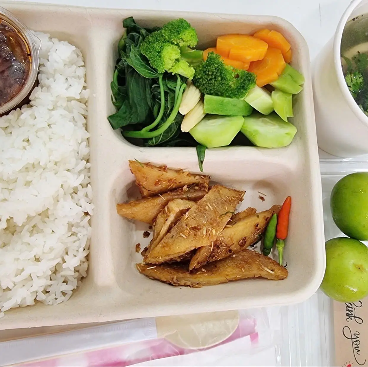Hình ảnh Cơm bếp an - Canh rong biển