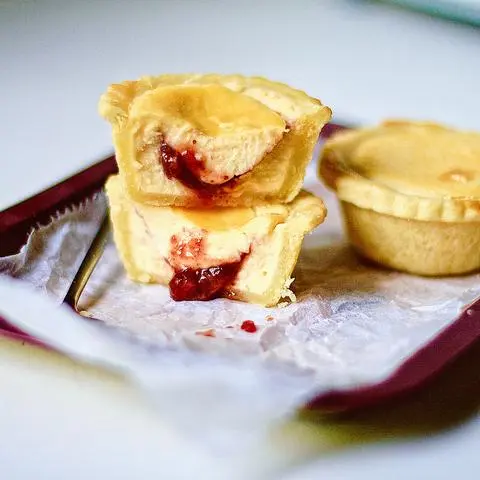 Hình ảnh Hokkaido Strawberry Cheese Tart