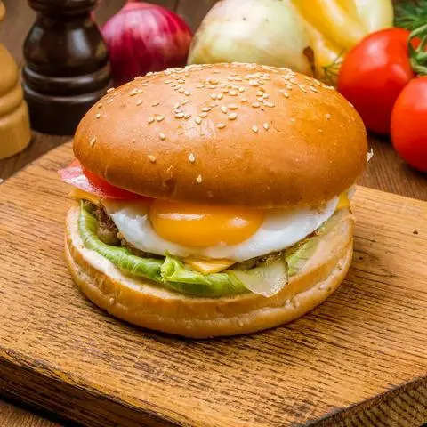 Hình ảnh Burger bò trứng