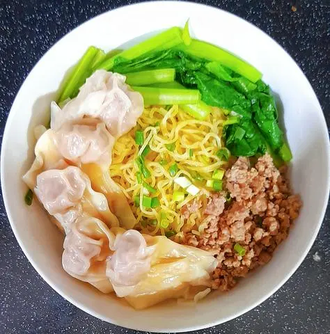 Hình ảnh Mì ( 2 văt), 5v hoành thánh, thịt bằm