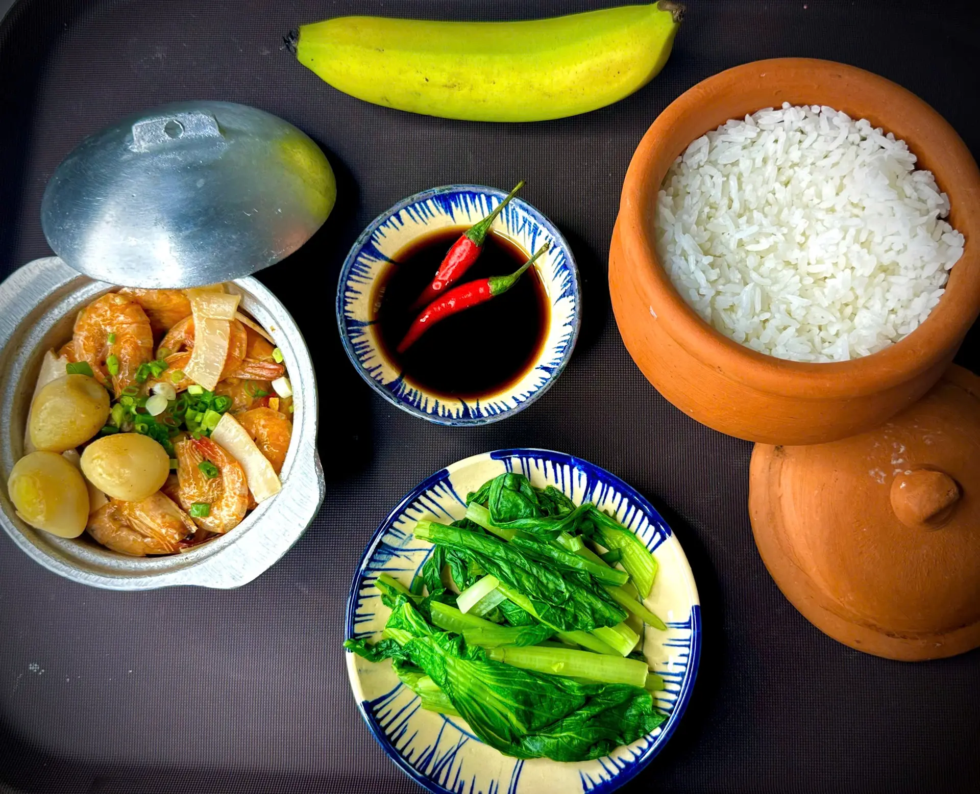 Hình ảnh Cơm Thố Ba Chỉ Kho Trứng Cút