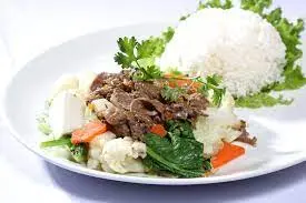 Hình ảnh Cơm bò xào hành tây