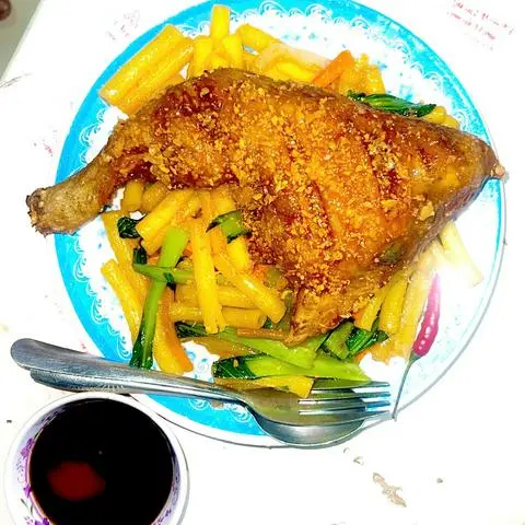Hình ảnh Nui xào gà 