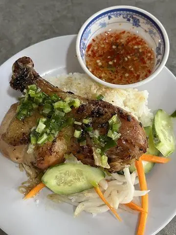Hình ảnh Cơm Gà Nướng