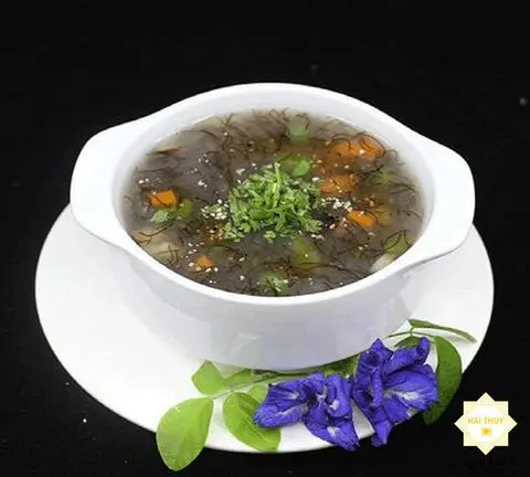 Hình ảnh Súp Tiêu Đen Chua Cay Nấu Nấm 