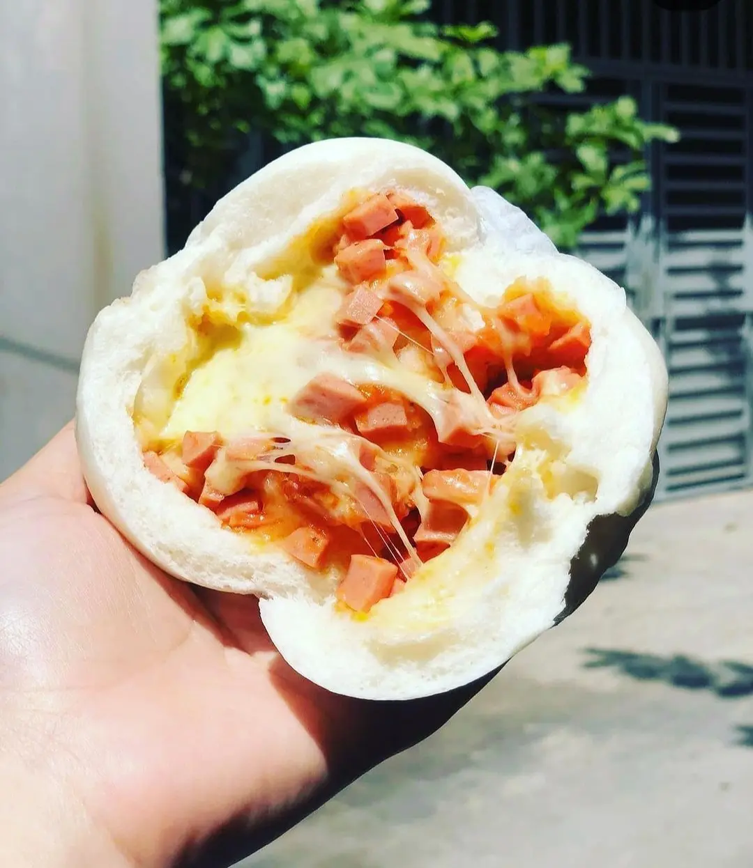 Hình ảnh Bao Xúc Xích Phomai 120g