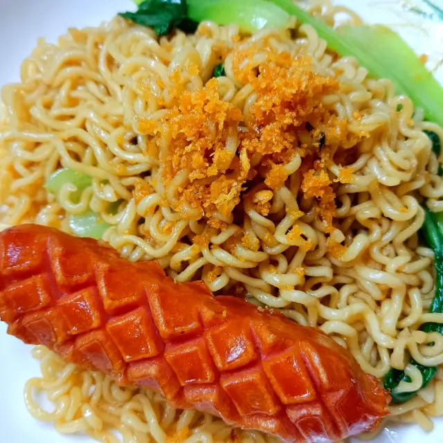 Hình ảnh Mì Trộn Xúc Xích 