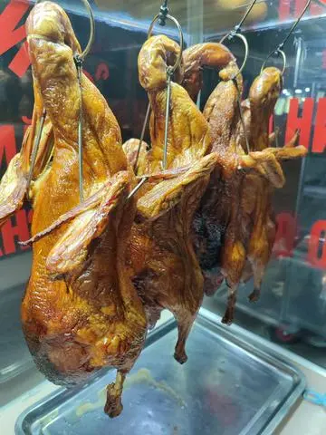Hình ảnh 1/2 con vịt cỏ nướng lá mắc mật chấm chẩm chéo+rau rừng