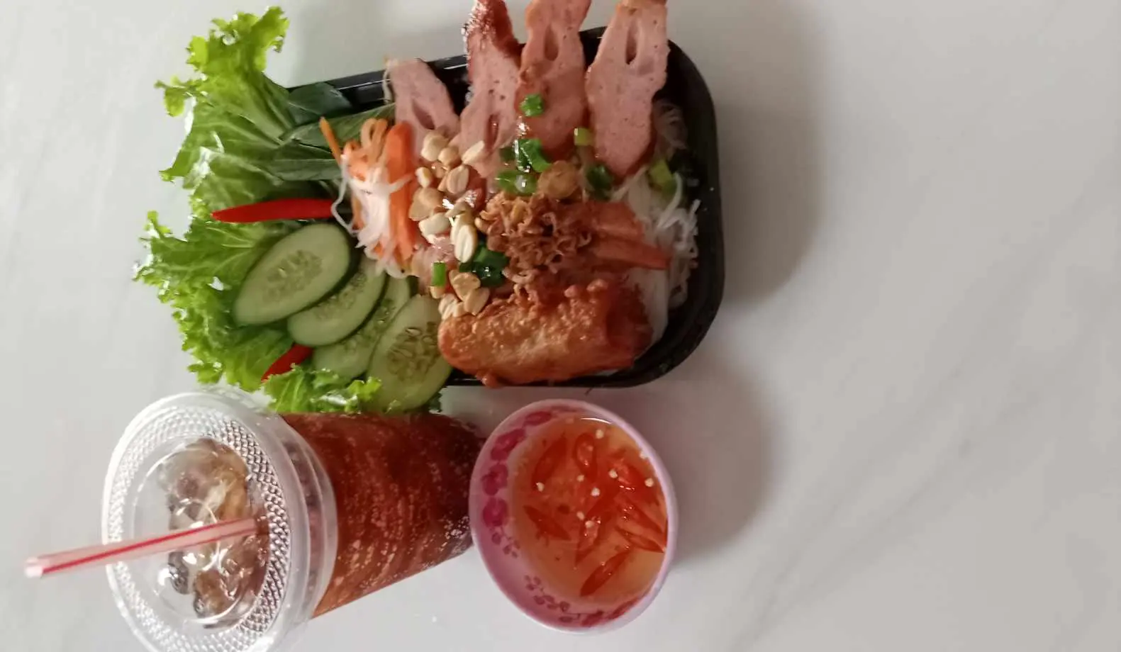 Hình ảnh Bánh hỏi nem nướng - 1 ly nước tùy chọn (Sâm/ Coca/ Trà xanh/ Trà ô long/ Trà chanh)
