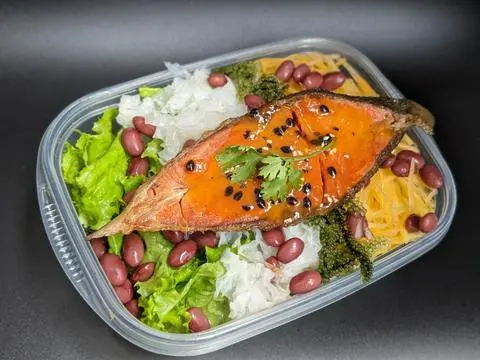 Hình ảnh Salad Cá Hồi Sốt Chanh Dây