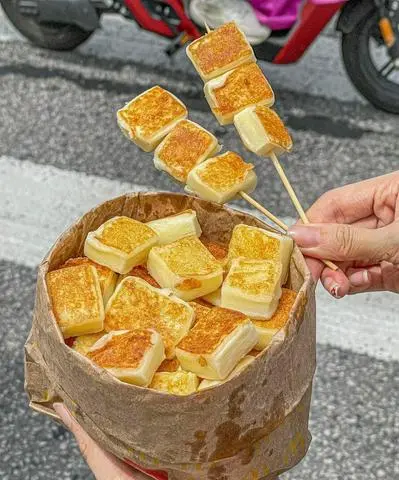 Hình ảnh Phô mai sữa nướng (1 cây)