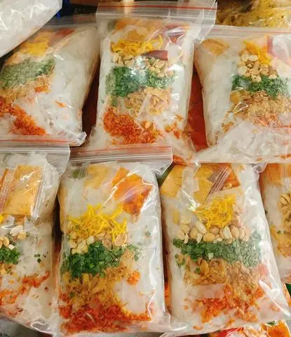 Hình ảnh Combo 2 bịch tự trộn thập cẩm zip full topping