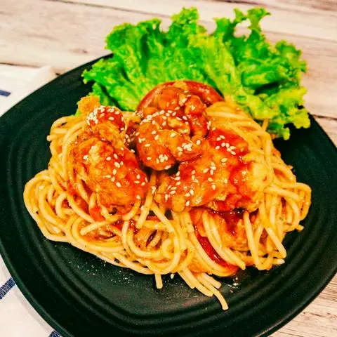 Hình ảnh Spaghetti gà sốt ngọt
