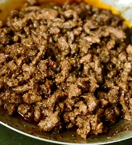 Hình ảnh CƠM THỊT BẰM XÀO MẮM RUỐC 