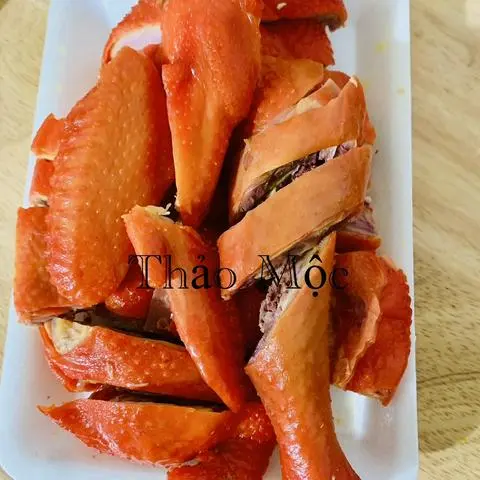 Hình ảnh Nửa con gà ủ xì dầu xông khói