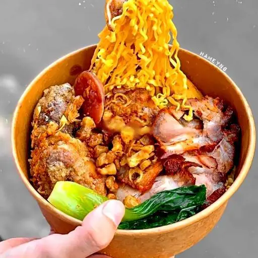 Hình ảnh Mì trộn gà - xá xíu