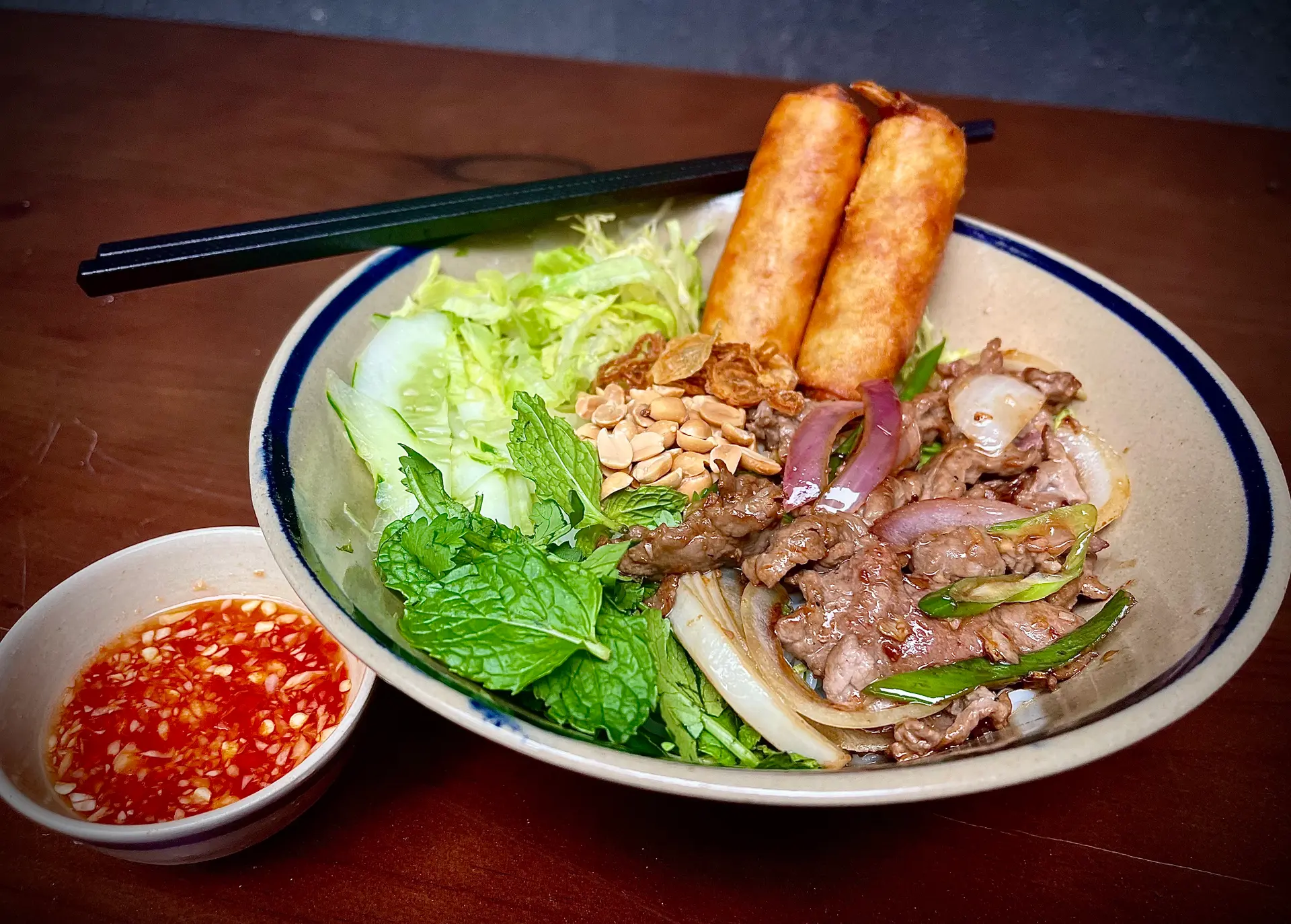 Hình ảnh Bún Trộn  Bò - 2 Chả Giò