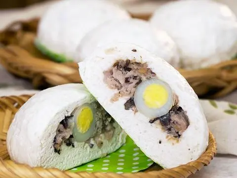 Hình ảnh Bánh bao 2 trứng cút