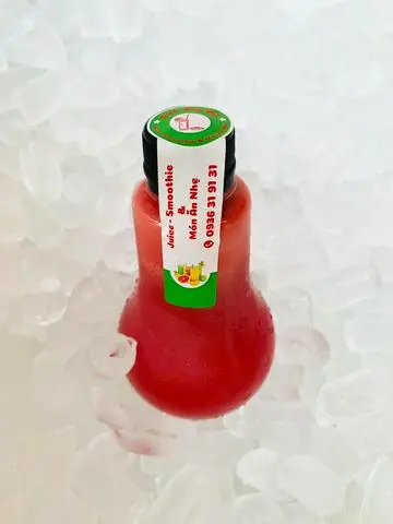 Hình ảnh Dưa hấu nguyên chất chai 330ml
