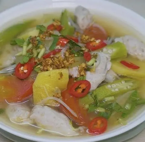 Hình ảnh Canh chua chả cá Thác Lác (không cơm)