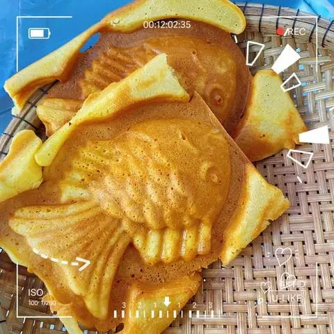 Hình ảnh 2 bánh cá xúc xích
