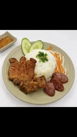 Hình ảnh Cơm sườn lạp xưởng