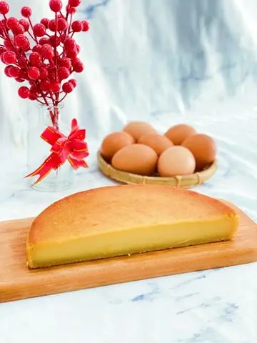 Hình ảnh Nữa ổ - Bánh Đậu Xanh Nướng Cốt Dừa 