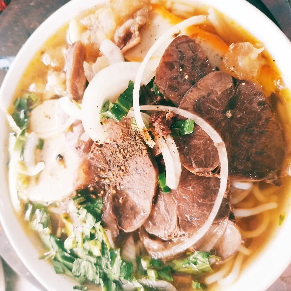 Hình ảnh bún bò thập cẩm 