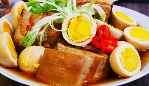 Hình ảnh Cơm thịt kho tàu - thịt kho trứng