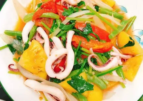 Hình ảnh Mực xào chua cay