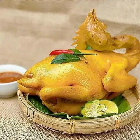 Hình ảnh gà ủ muối nguyên con đặc biệt không Chặt Kèm Nước Chấm Hải sản 