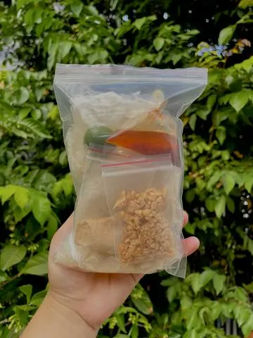 Hình ảnh Bánh tráng tỏi phi 