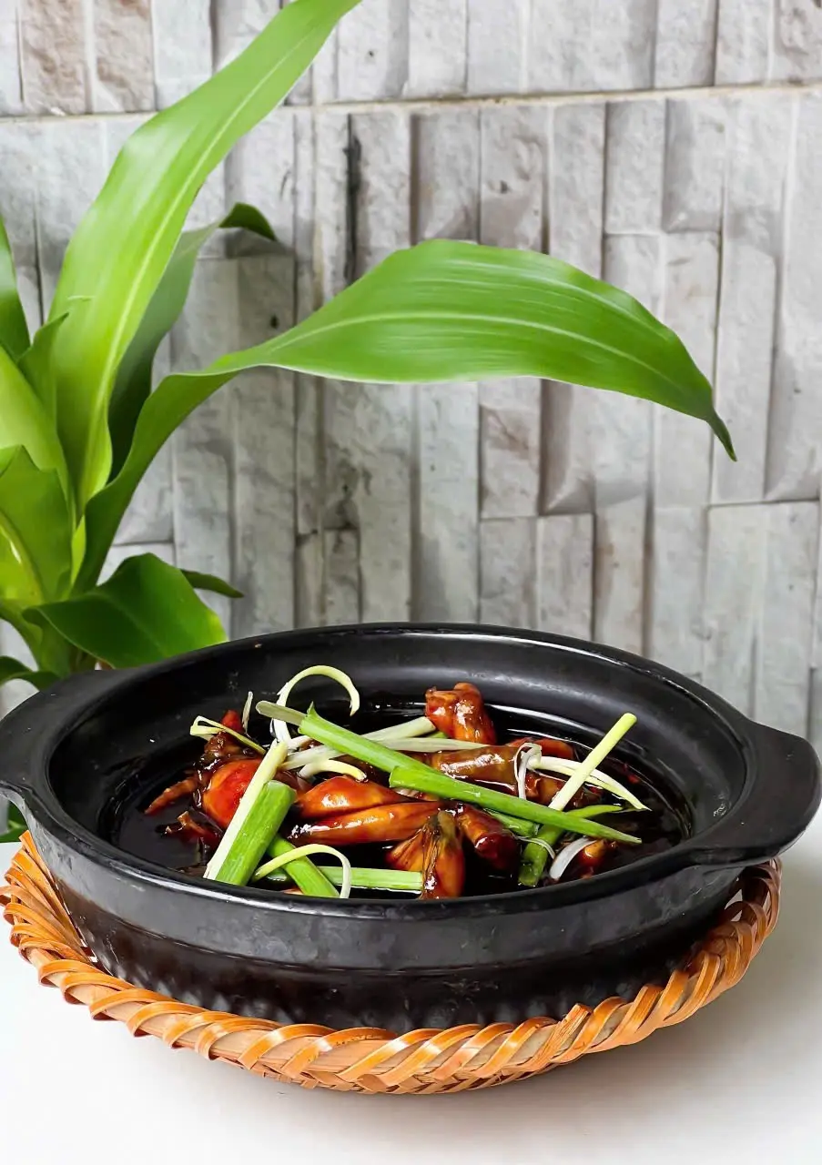 Hình ảnh ếch thêm 2 con