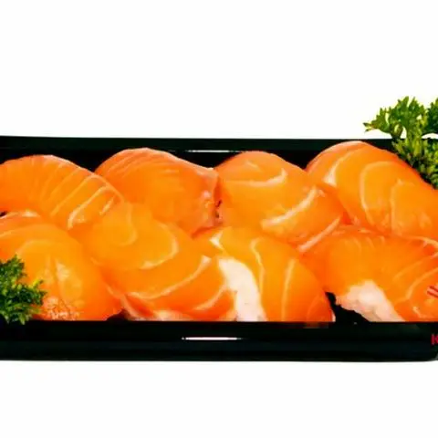 Hình ảnh Combo Sushi Cá Hồi( Kèm 1 Ly Coca Tươi)