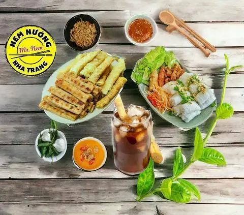 Hình ảnh Combo2 (Bánh Hỏi thịt Nướng + Nem thêm 2 miếng + Nước sâm)